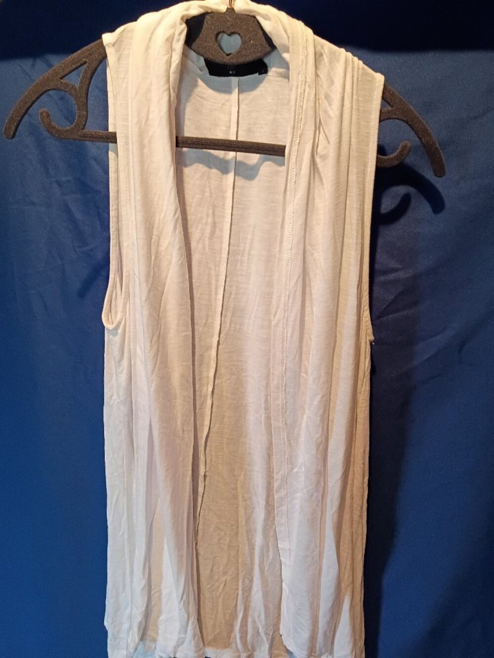 NWOT APT.9 White sleeveless vest Small